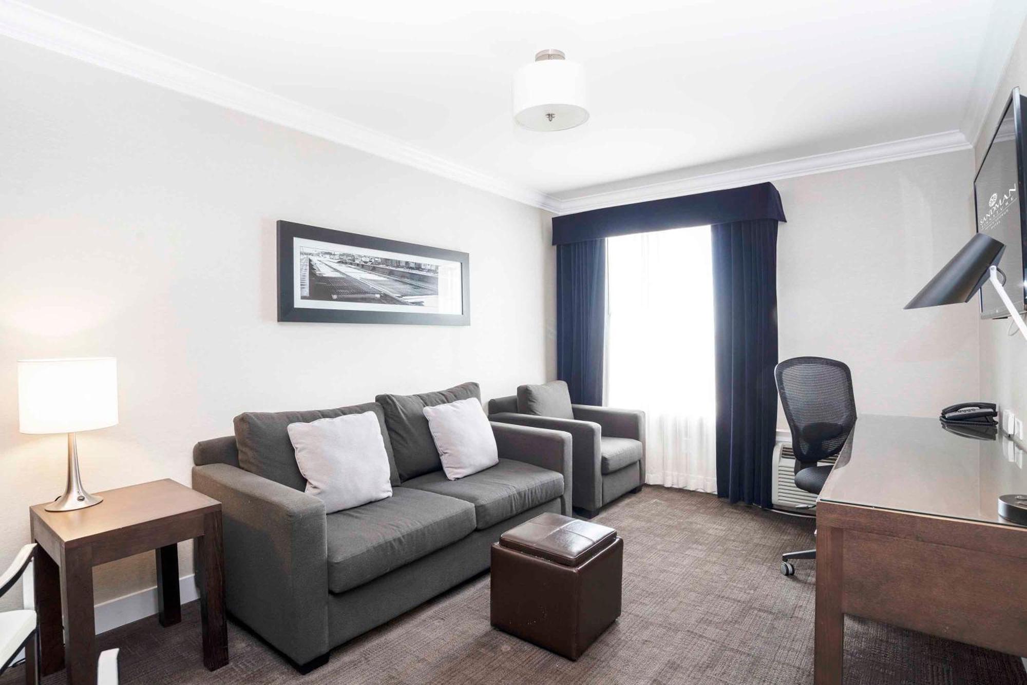 Sandman Signature Prince George Hotel Экстерьер фото