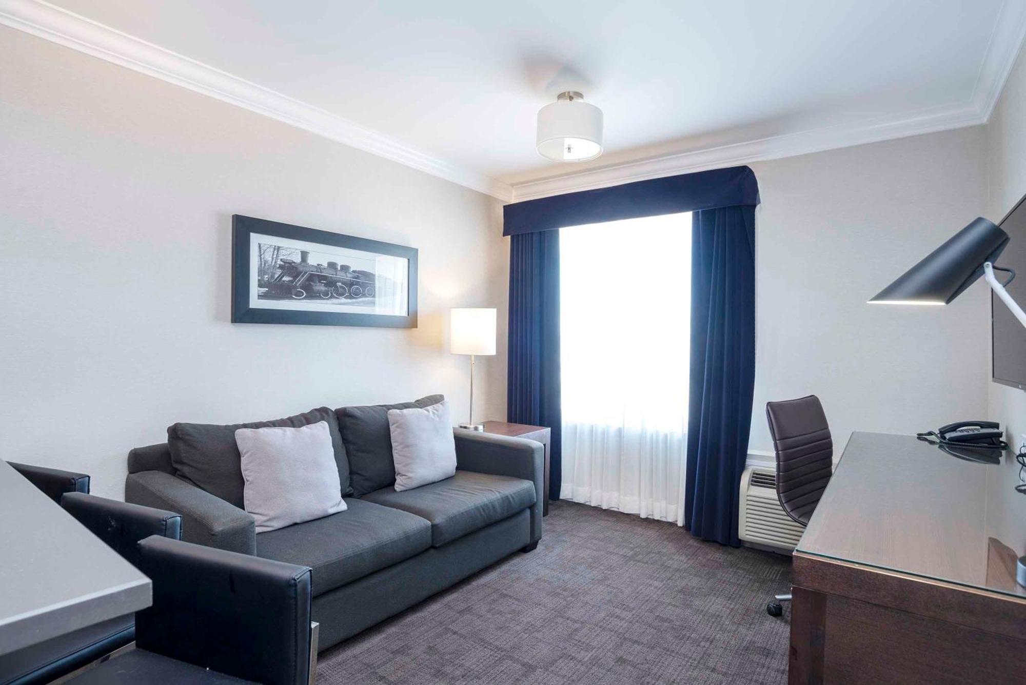 Sandman Signature Prince George Hotel Экстерьер фото