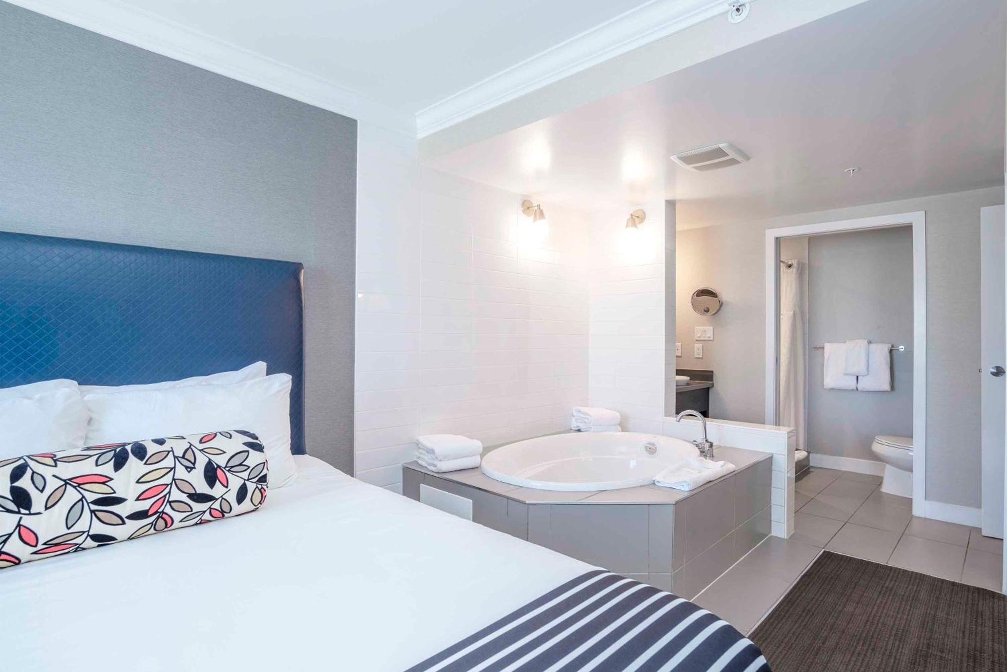 Sandman Signature Prince George Hotel Экстерьер фото