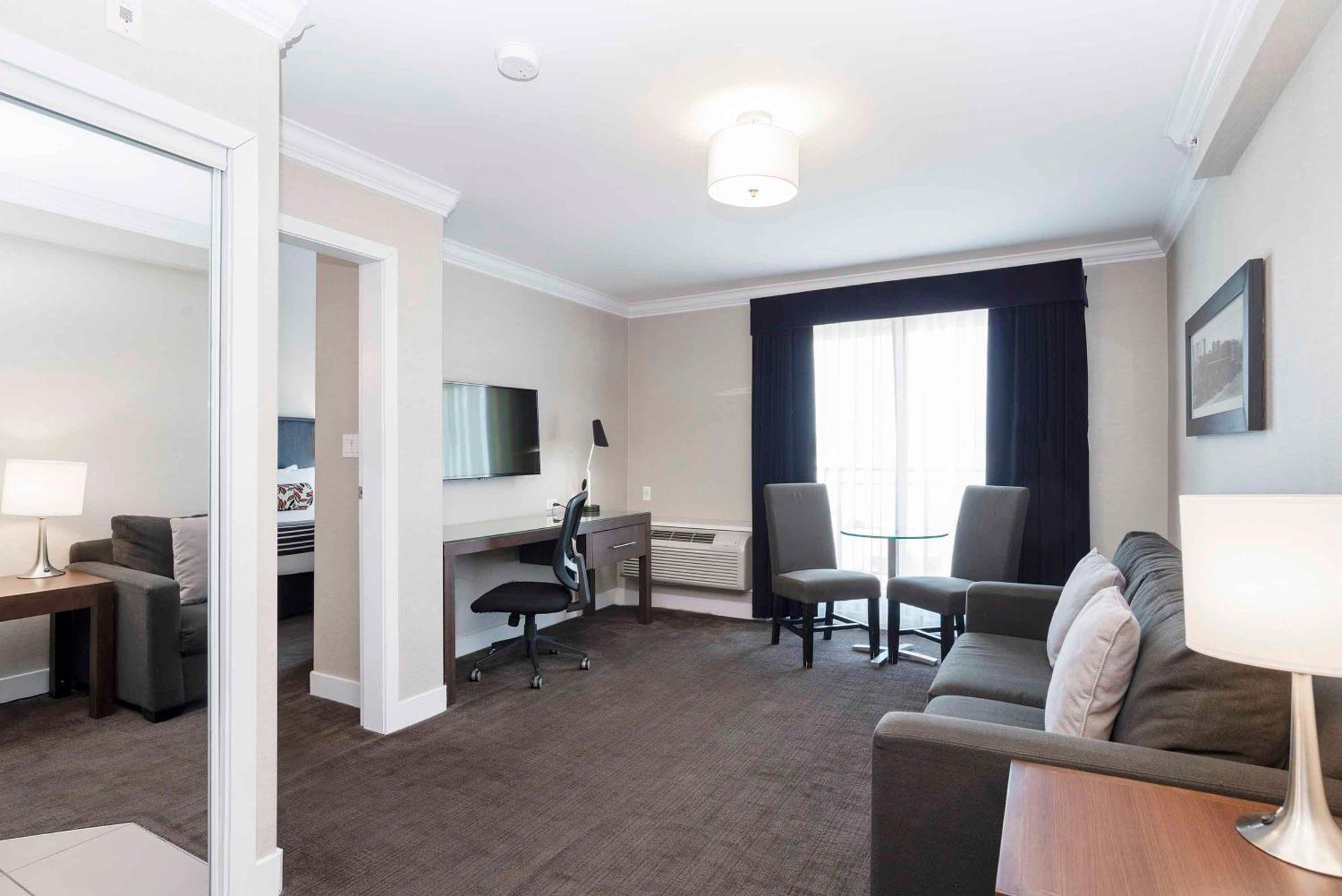 Sandman Signature Prince George Hotel Экстерьер фото